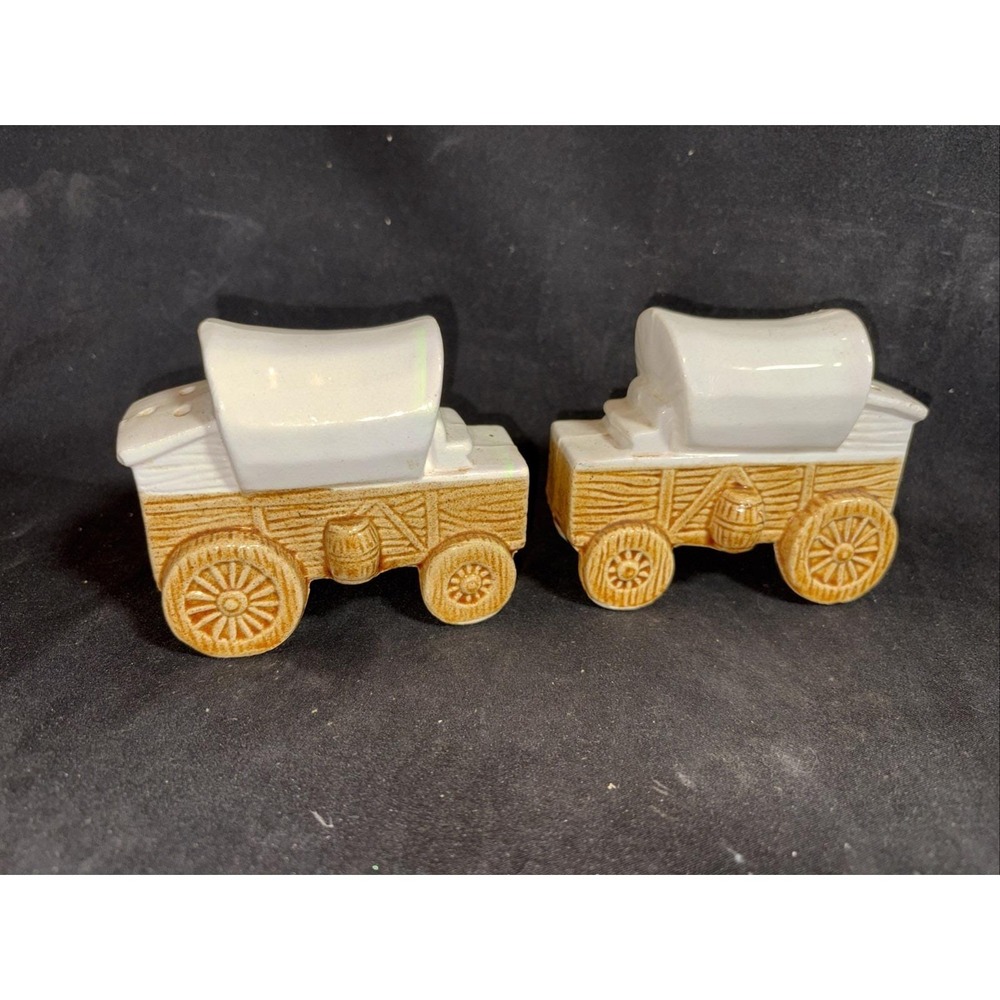 Vintage Covered Wagon Salt And Pepper Shakers Made In Japan Victoria Ceramics